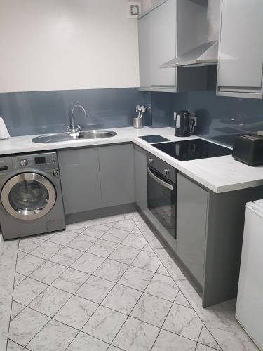 Mays Apartments - image 2