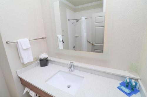 Holiday Inn Express Hotel & Suites Greenville by IHG in Greenville, USA