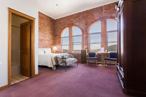 The Victor Hotel