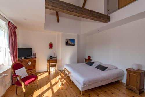 Chambre d'Hôtes Les Clés des Places - image 7
