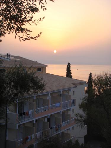 ipsos beach hotel – Ypsos, MI