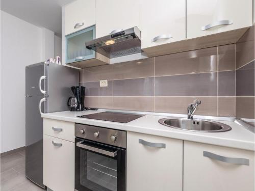  One-Bedroom Apartment in Permani in Permani