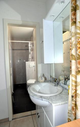 Niros Bed & Breakfast - image 12