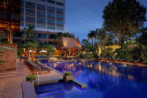 Garden, Ramada Plaza by Wyndham Bangkok Menam Riverside near Rama III Bridge