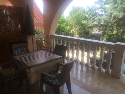 Erkély/terasz, Apartments Toni-Malinska in Radići