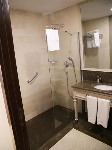 Morrian Hotel - image 11