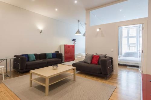 Elegant 2BDR Flat in Historic Baixa by LovelyStay, Lissabon