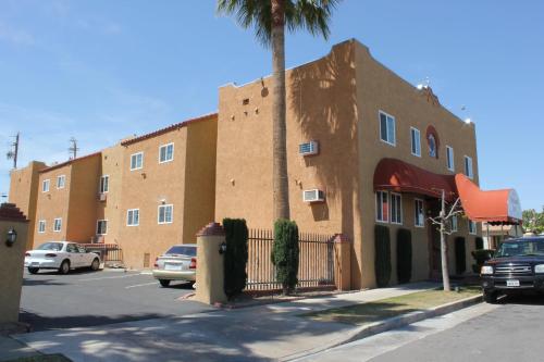 Holland Inn and Suites - 숙소 외관