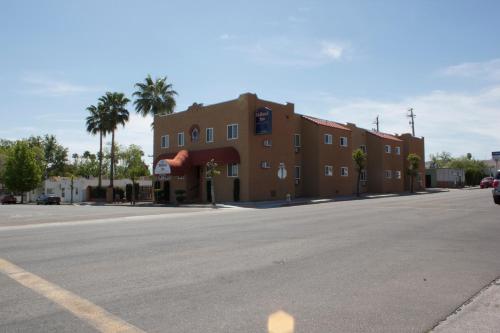 Holland Inn and Suites - 숙소 외관