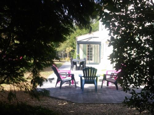 Grande maison au calme, piscine, parc arboré