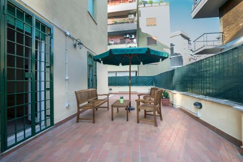 JHHIT Tuscolana Suite 03 with Terrace, Рим (фото 4)