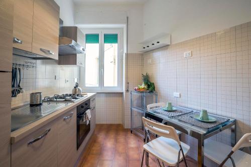 JHHIT Tuscolana Suite 03 with Terrace, Рим (фото 10)