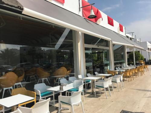 Restoranas, Maha Beach Cabo Negro in Cabo Negro