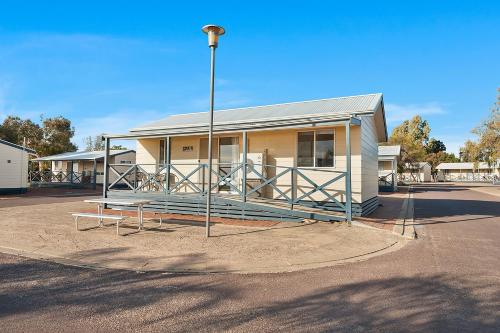 Port Broughton Tourist Park Room Type - Standard Bungalow