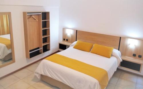 Apartamentos Mendoza - Accommodation