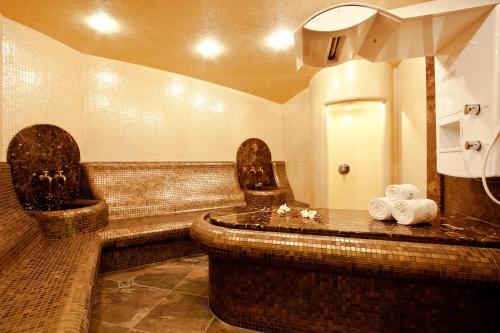 Earth & People Hotel & SPA - image 10