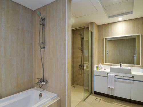 Stunning 5* 4BR-Oceanfront-Apartment - image 13