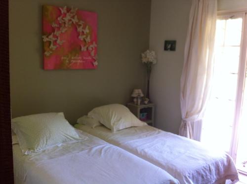 2 twin beds