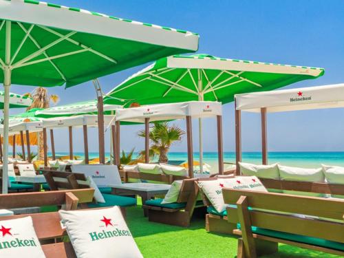 Isramax apartment near the beach. in Bat Yam