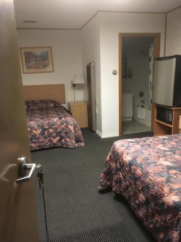 2 double beds