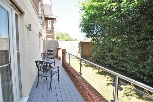 Spacious 2-Bedroom Apartment with Parking in Windsor 4LA, Windsor (Foto 6)