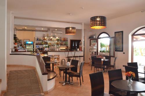 Bar/lounge, Villaggio Gabbiano Beach in Grotta Dell'acqua