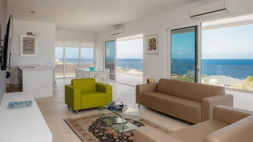 VillaCasaBella Ocean View-Private Pool-Up to 12 Guests in Willibrordus