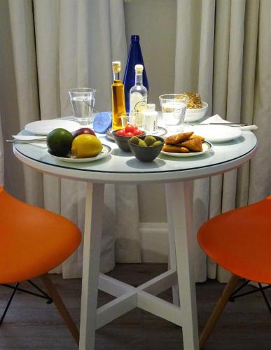 Collas Liston Suite - image 2