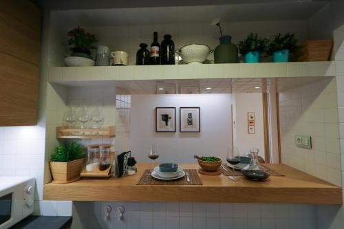 Superior Central Apt|3min to Metro|AC|Netflix|iMac, Athens (photo 9)