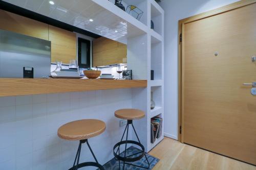 Superior Central Apt|3min to Metro|AC|Netflix|iMac, Athens (photo 8)