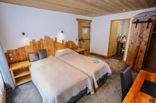 Twin Room with Mountain View