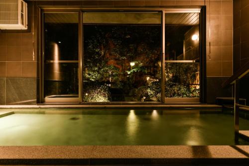 Japanese-Style Twin Room image 2