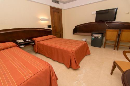 Hotel San Antonio - image 12