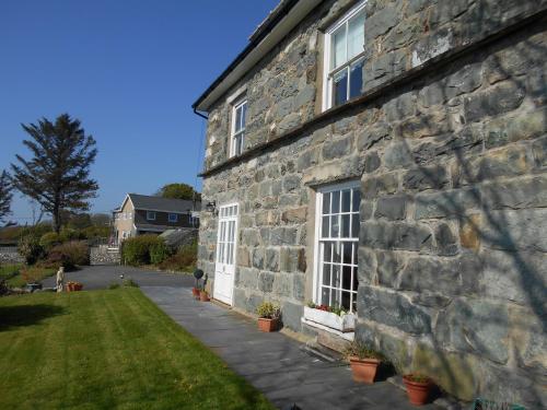 Hendre Clochydd Hall - image 9