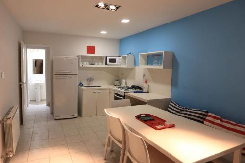 2 bedrooms, 5 beds