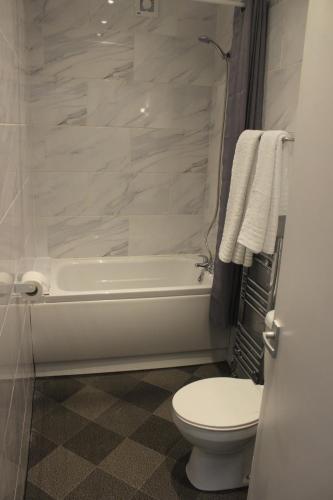 Corona Hotel Rotherham Sheffield Meadowhall - image 3