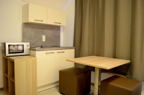 Kitchen, Hana Aparthotel in Other