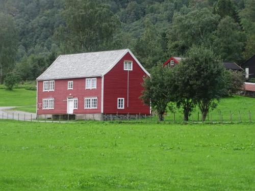 Brekke Gard Hostel - image 11