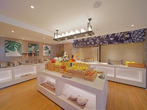 Photos of Echarm Hotel Guangzhou University Town Chimelong Banqiao Metro Station · Stays