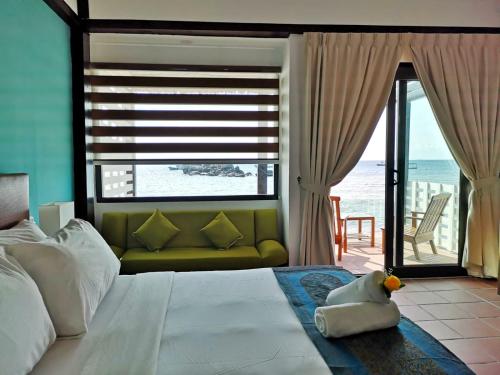 Paya Beach Spa & Dive Resort - Tioman Island
