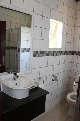 Bathroom, Casa Mia Lodge & Restaurant in Blantyre