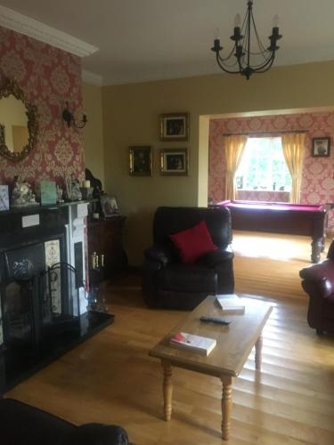 Deerpark Manor Bed and Breakfast - image 5