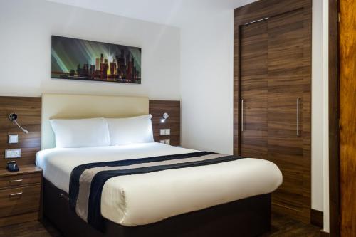 OYO Livin' Serviced Apartments - main image