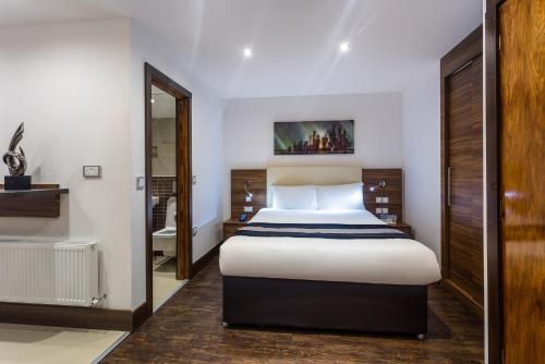 OYO Livin' Serviced Apartments - image 10