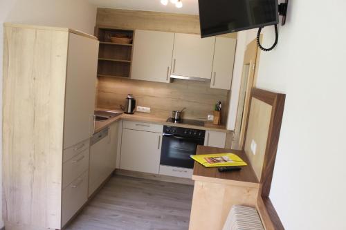 Kitchen, Haus Alpina & Landhaus Schopf in Langenfeld