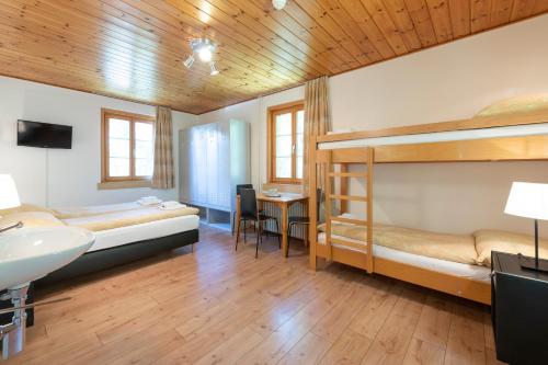 Economy Quadruple Room with Shared Bathroom