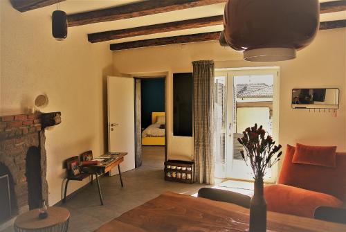  A Cà balade in Design, Pension in Miglieglia