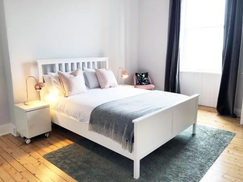 Stylish City Centre Apartments - D Terrace Residence, Edynburg
