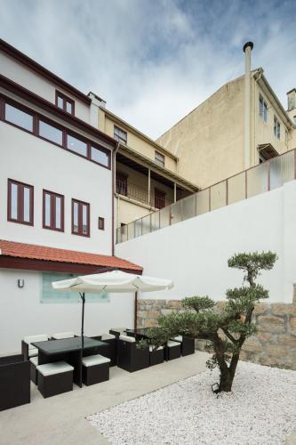 Porto Deluxe Suites 3