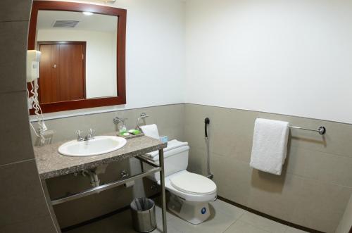 HM International Hotel - Photo 2